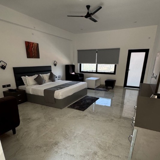 hotel in almora with himalayan view